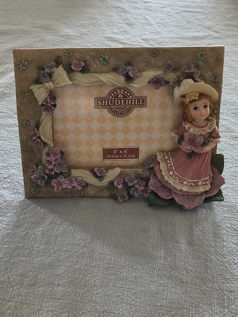 Shudehill 4x6 Vintage Doll Frame EUC